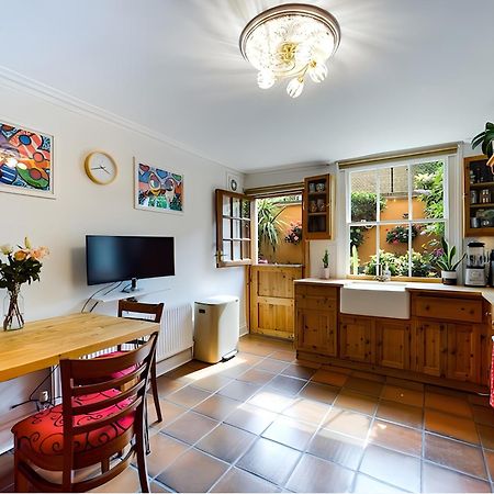 The Clapham Apartment With Private Patio London Exterior foto