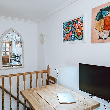 The Clapham Apartment With Private Patio London Exterior foto