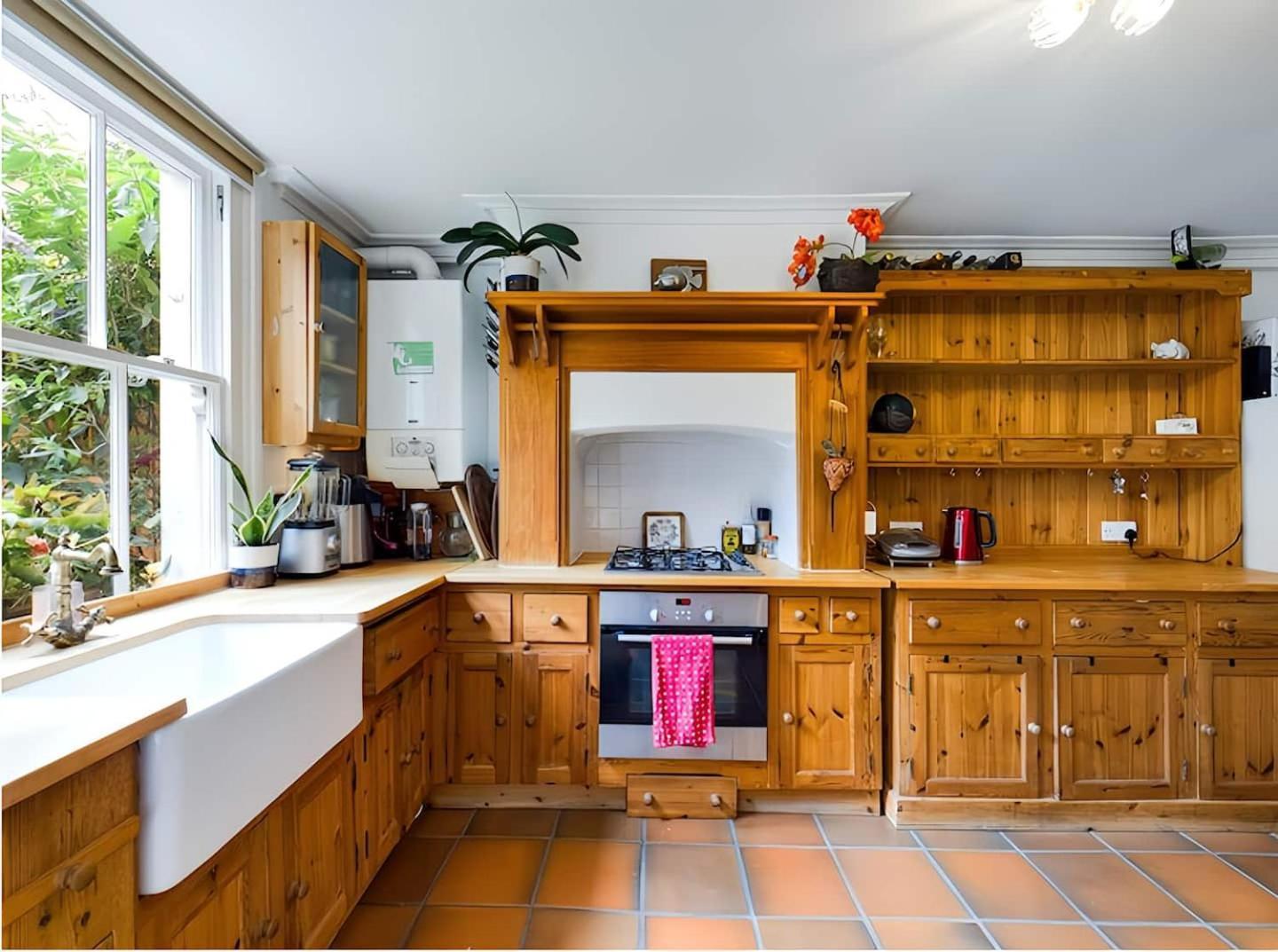The Clapham Apartment With Private Patio London Exterior foto